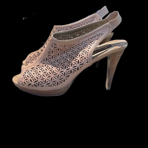Adrienne Vittadini Laser Cut Tan Nude Slingback Open Toe Heels Size 10 M READ - Picture 2 of 13
